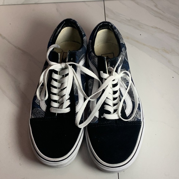 VANS Unisex Old Skool Wireframe Skull Blue w Black Suede VN0A3WKT9IB 7.5 - Picture 3 of 8